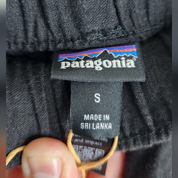 Patagonia Women's High Waist Black Shorts - Picture 3 of 6